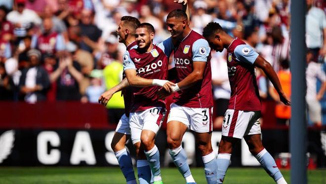 辛辛那提红人队正式退役皮特·罗斯的 14 号球衣（在其赌博风波发酵前）